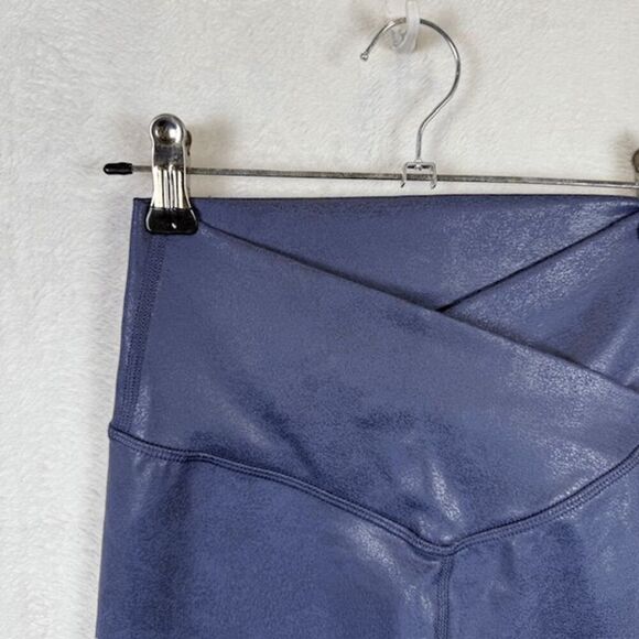 OFFLINE By Aerie The Hugger Crossover High Waisted Crackle Legging Blue Small - Picture 3 of 12